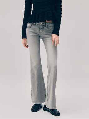 H&M LOW RISE FLARED LEG JEANS SIZE 0 in washed grey